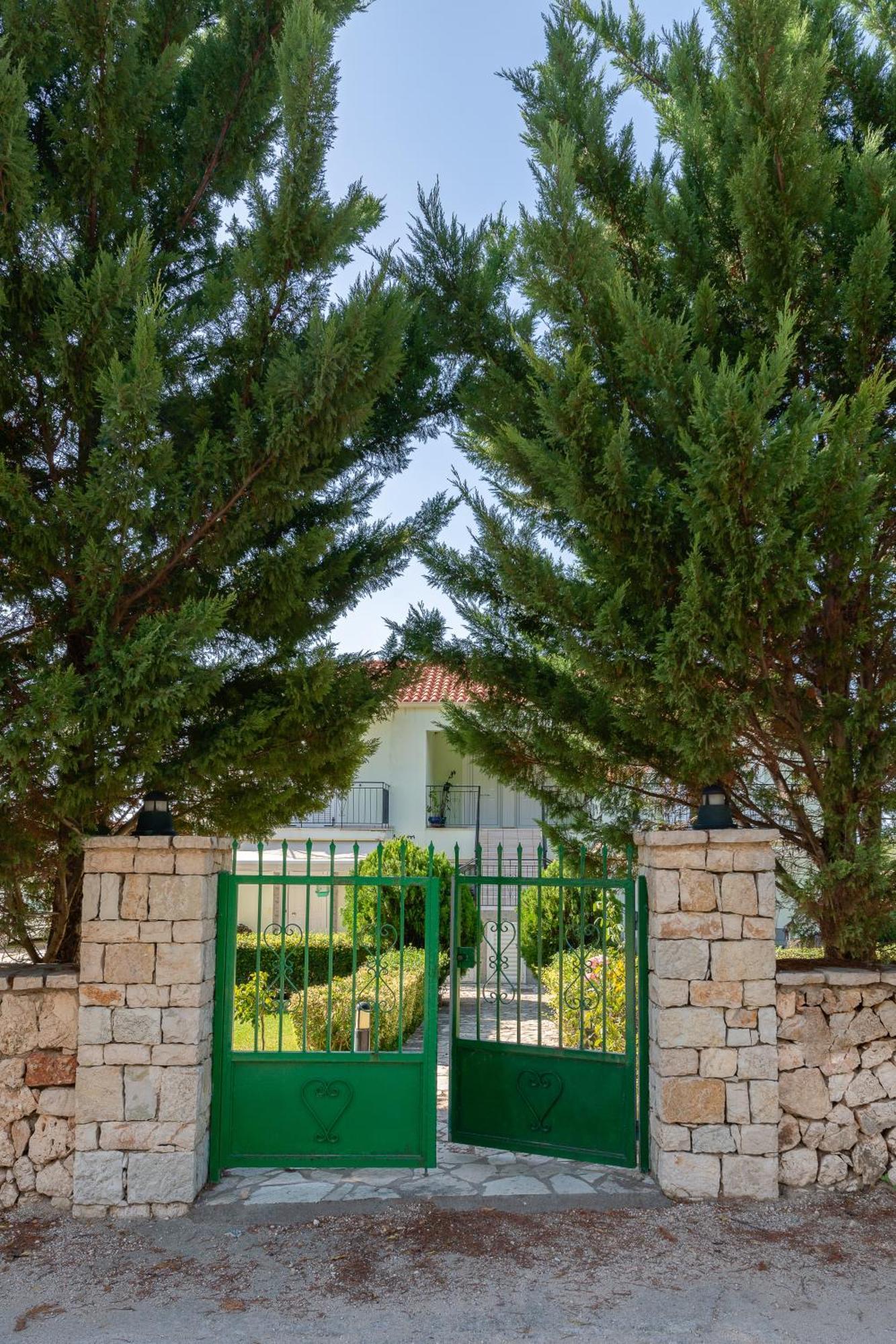 Vista Verde Studios & Apartments سفوروناتا المظهر الخارجي الصورة