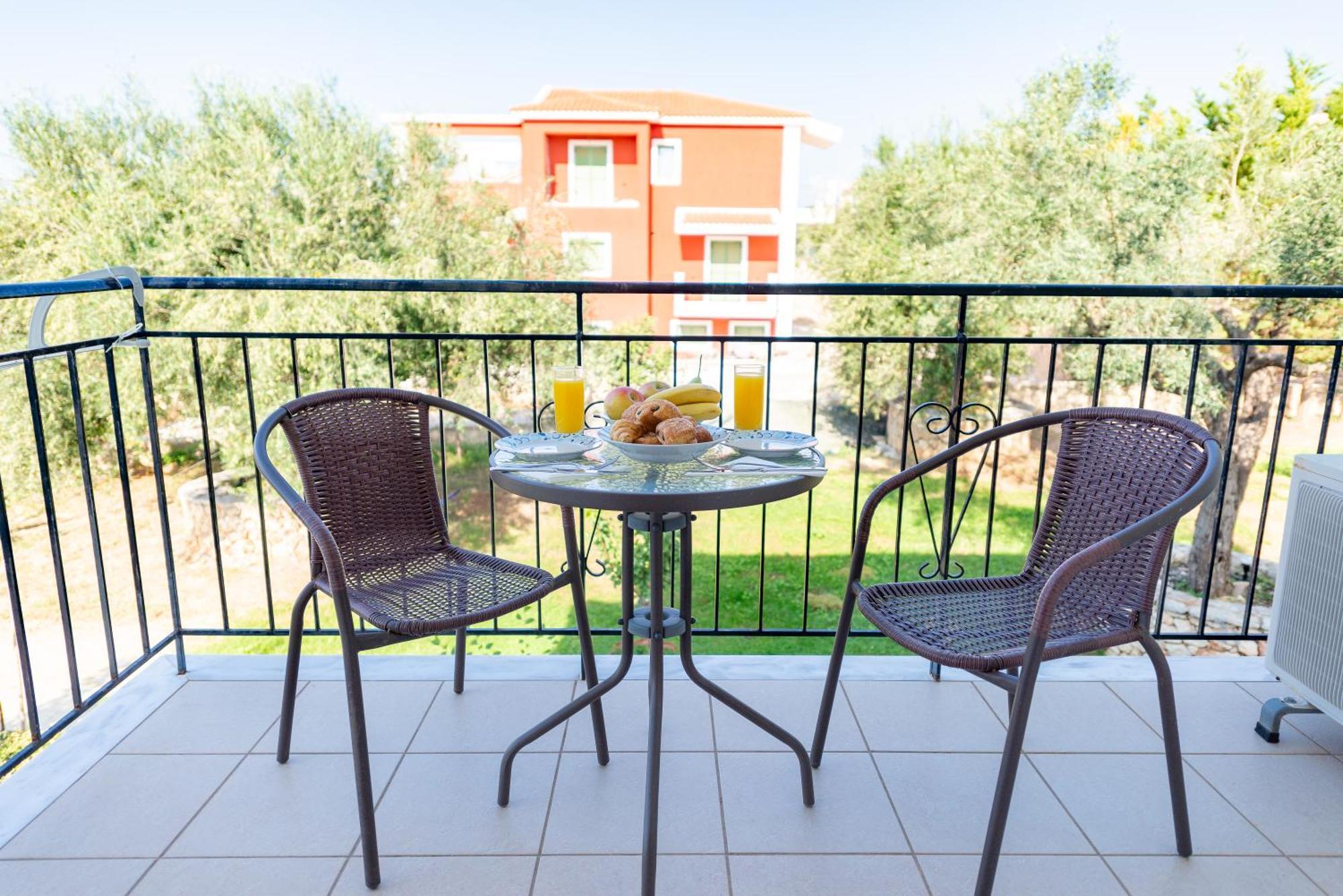 Vista Verde Studios & Apartments سفوروناتا المظهر الخارجي الصورة