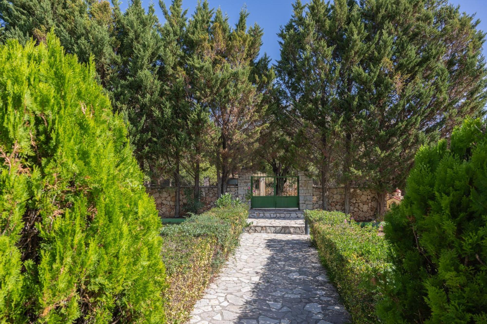 Vista Verde Studios & Apartments سفوروناتا المظهر الخارجي الصورة